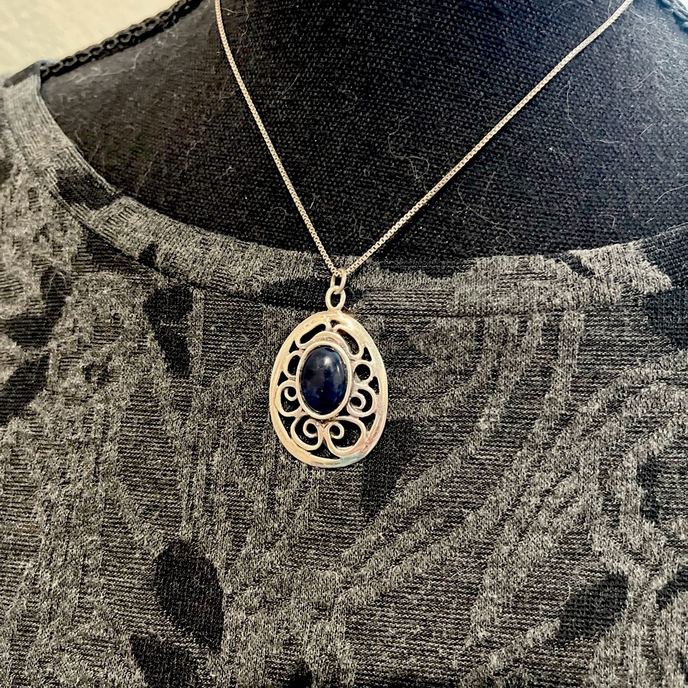N255 Oval Shaped 925 Silver and Navy Blue Gemstone 16” 925 Italian chain